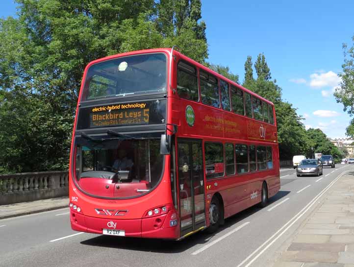 Oxford Volvo B5LH Wright 352